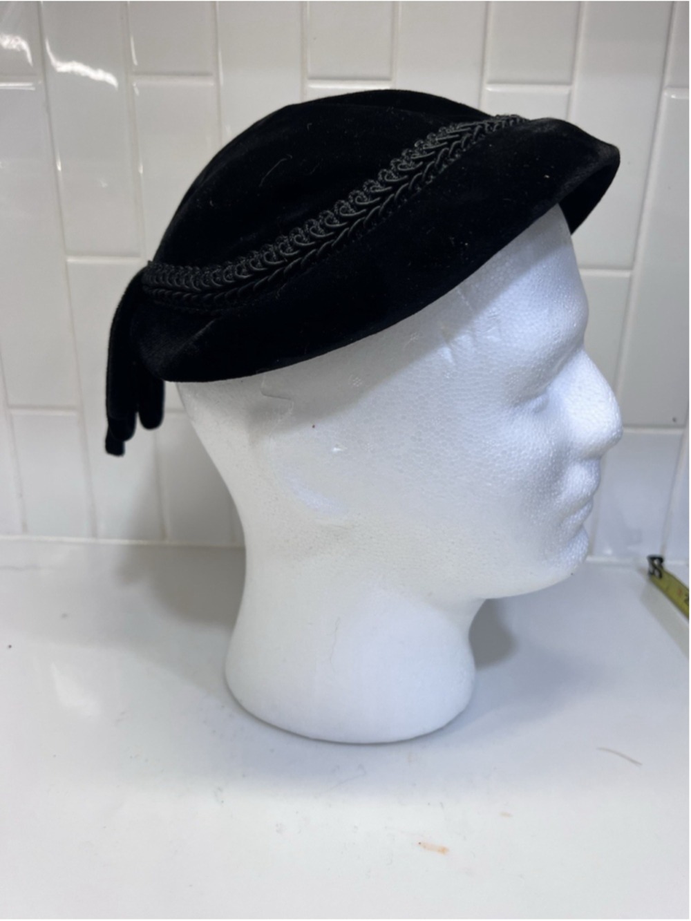 Vintage Womens Hat Black Velvet Calot Fascinator Half Hat 1940s 1950s